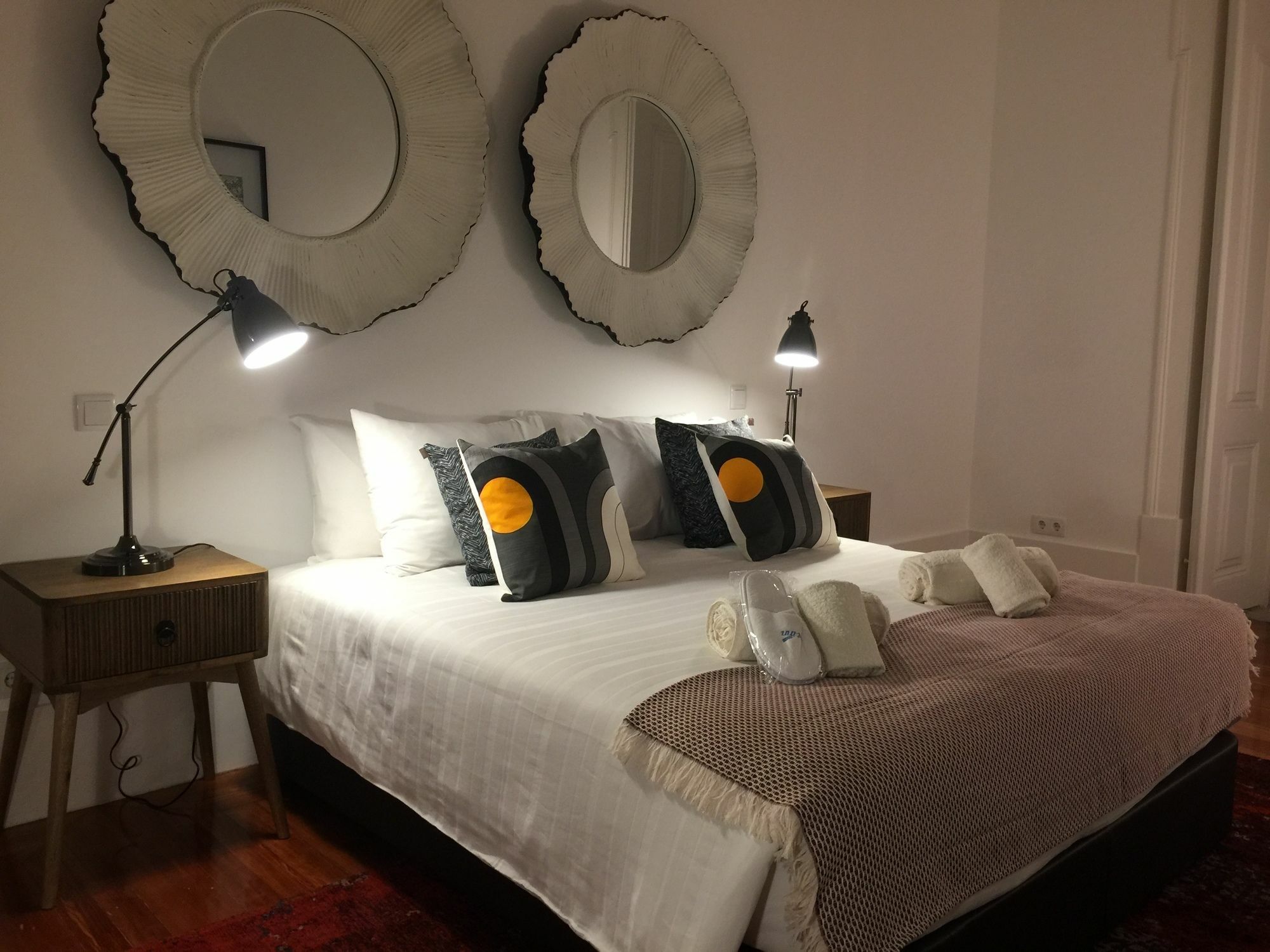 Sweet Inn Apartment - Chiado Luxury Lisbon Exterior photo